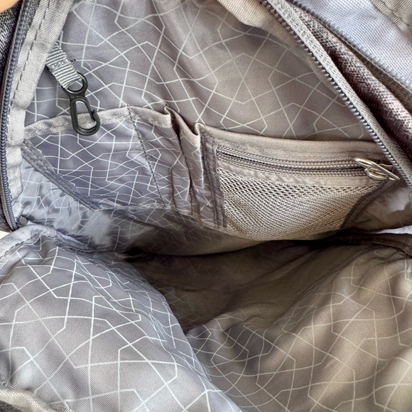 High Sierra 24L Everyday Grab Handle Backpack, Gray Patterned New WITHOUT Tags - Picture 10 of 10